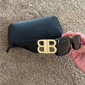 Unisex Balenciaga shades